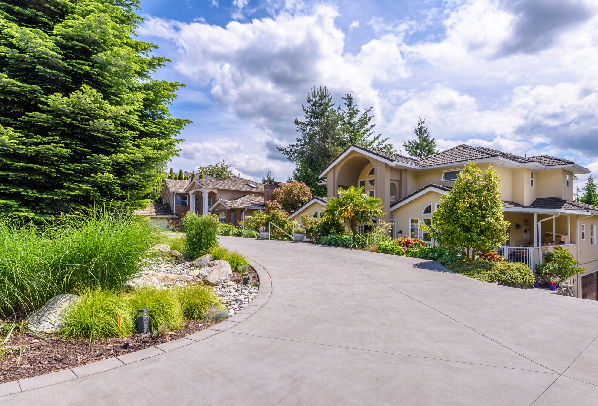 How to Select an HOA Management Company That's Right for Your Community